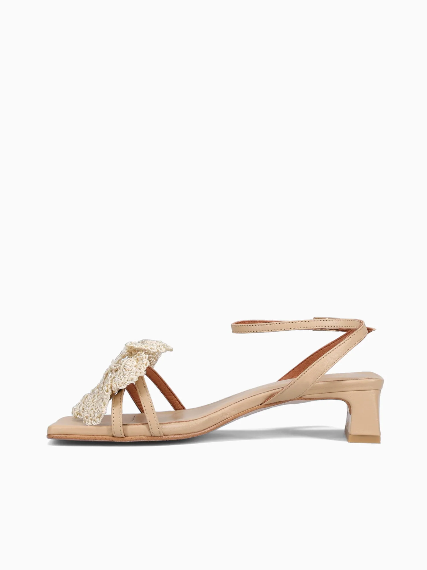 Amara Camello Next - Image 4