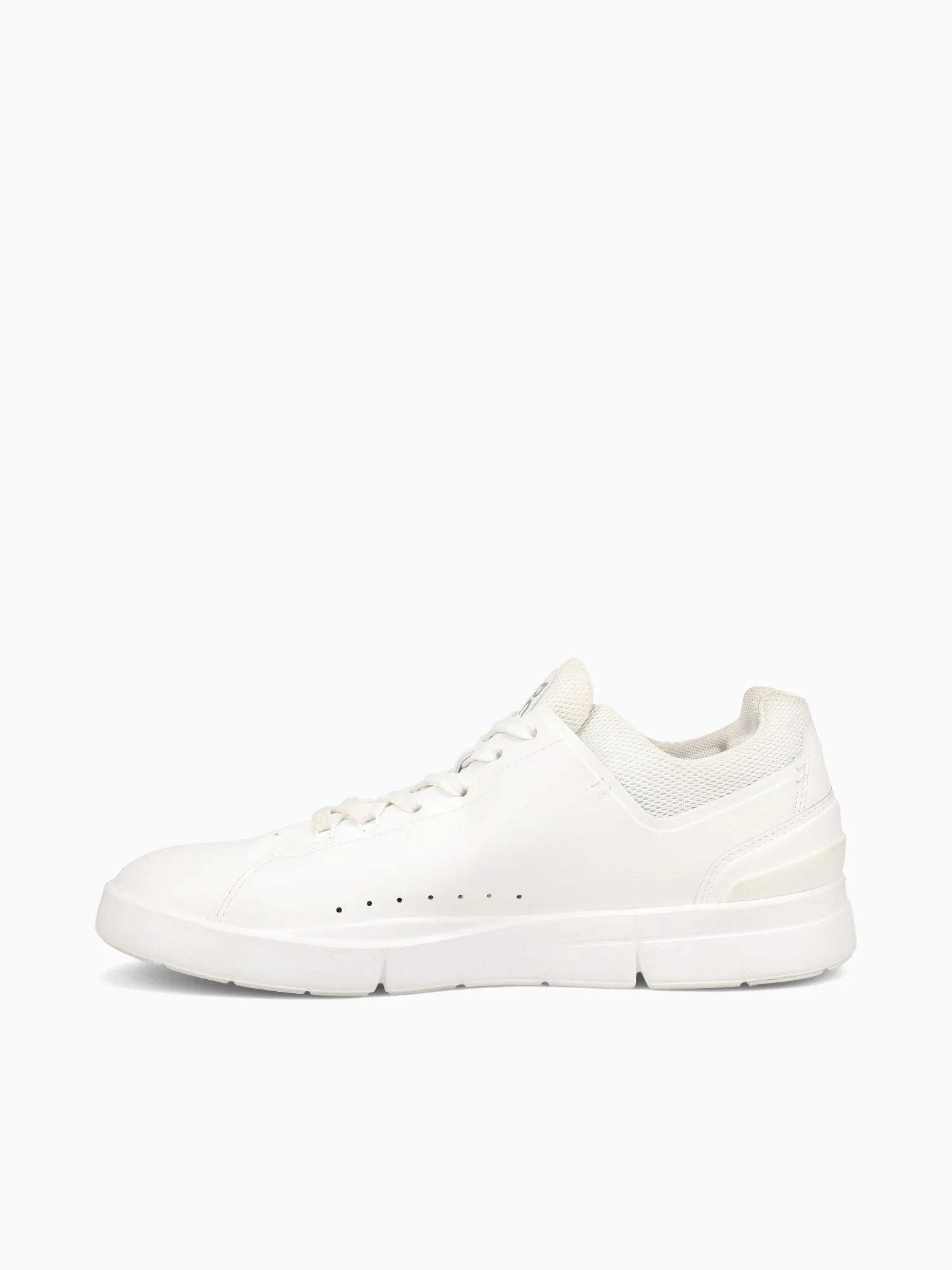 The Roger Advantage All White - Image 3