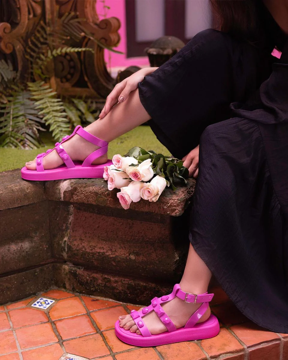 Young Fucsia Jlastic - Image 3